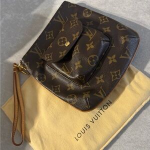 Vintage Louis Vuitton monogram wristlet